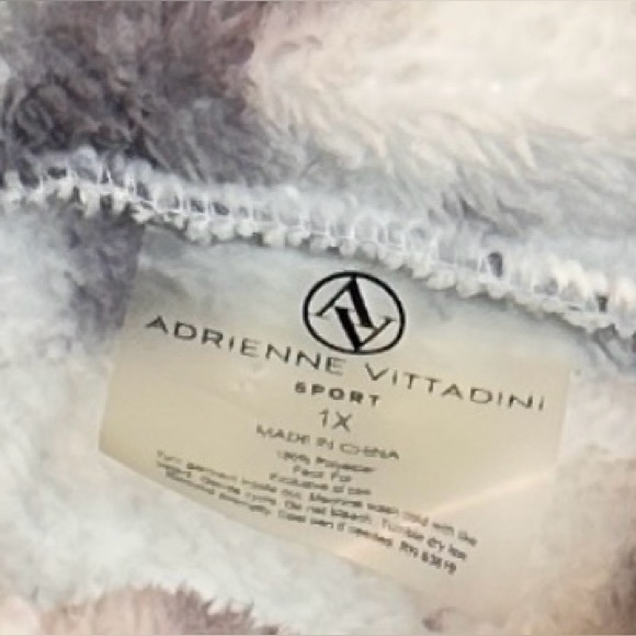 Adrienne Vittadini Sport Gray & White Full Zip Fleece Jacket Soft & Fluffy 1X - Picture 2 of 8